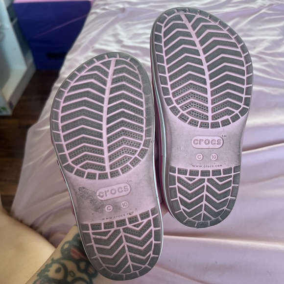 CROCS Kids Light Pink Sandals with Fun Charms - Picture 4 of 4